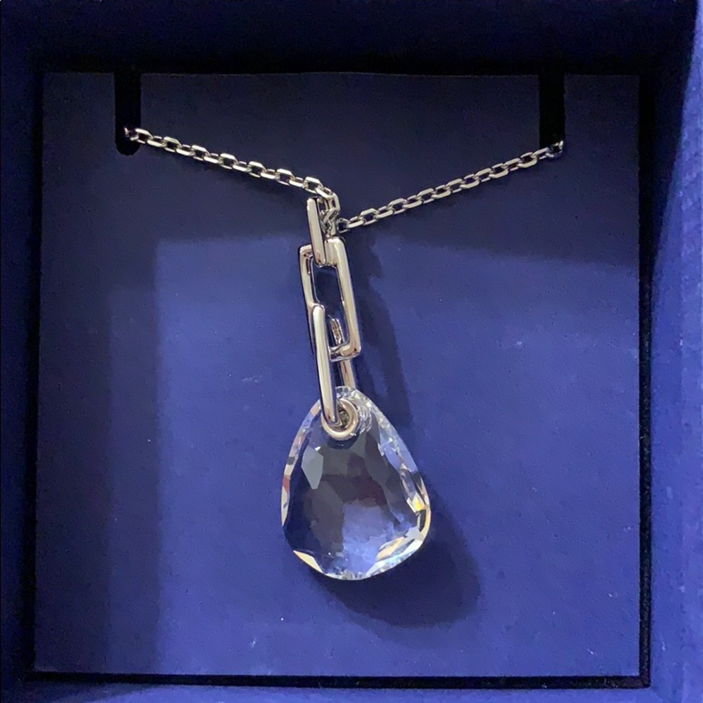 BRAND NEW Swarovski pendant necklace